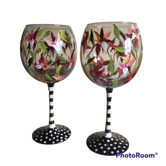 Wine glass set of 2,  painted flower clear glass black and white painted… - Picture 11 of 11